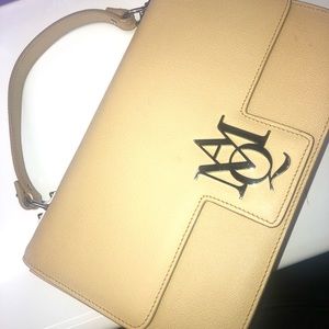 Purse in very good condition just need wiping! 💋SOLD💋